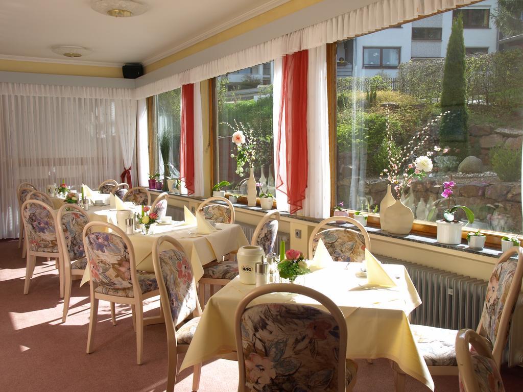 Hotel Landhaus Silbertanne Rotenburg an der Fulda Exterior photo